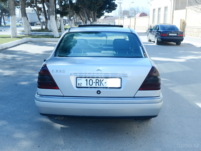Mercedes C 220 1995, 290,000 km - 2.0 l - Bakı