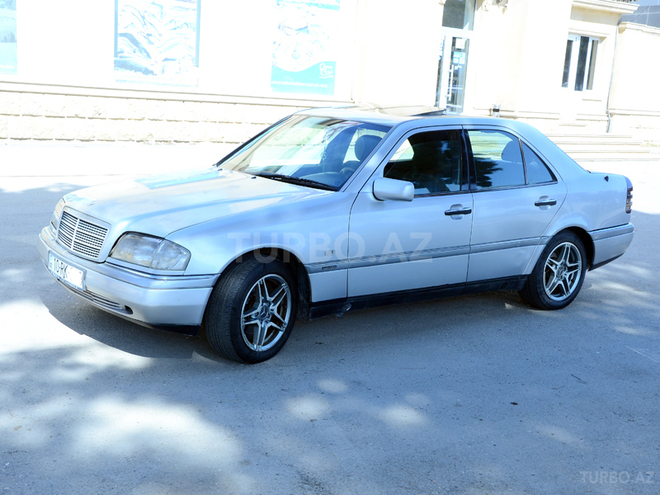 Mercedes C 220 1995, 290,000 km - 2.0 l - Bakı