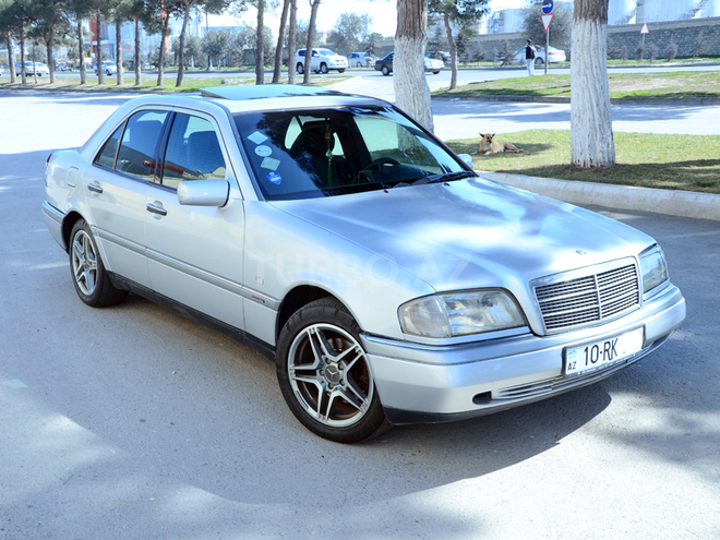 Mercedes C 220 1995, 290,000 km - 2.0 l - Bakı