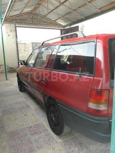 Opel Astra 1994, 45,000 km - 1.8 l - Bakı