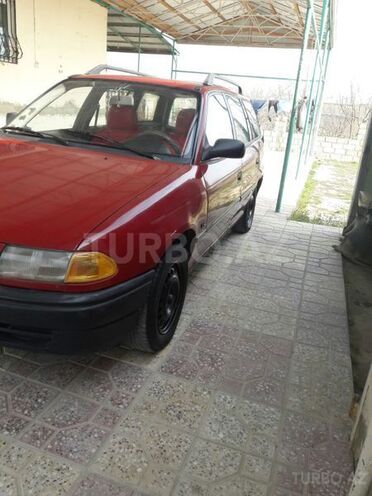Opel Astra 1994, 45,000 km - 1.8 l - Bakı