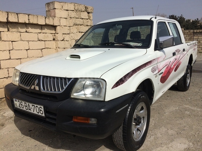 Mitsubishi L200 2005, 210,000 km - 2.5 л - Bakı