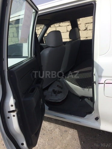 Mitsubishi L200 2005, 210,000 km - 2.5 л - Bakı