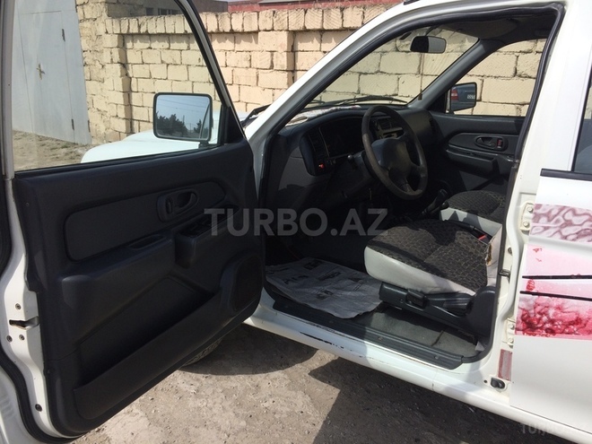 Mitsubishi L200 2005, 210,000 km - 2.5 л - Bakı