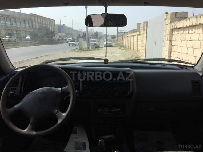 Mitsubishi L200 2005, 210,000 km - 2.5 л - Bakı