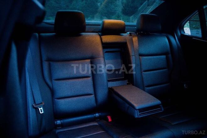 Mercedes E 350 2010, 99,000 km - 3.5 l - Bakı