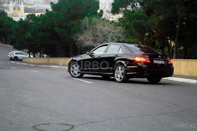 Mercedes E 350 2010, 99,000 km - 3.5 l - Bakı