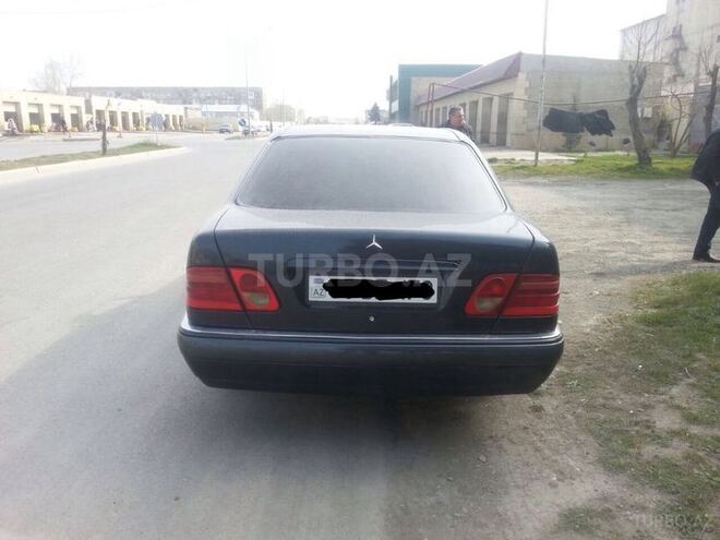 Mercedes E 220 1999, 252,065 km - 2.2 l - Bakı