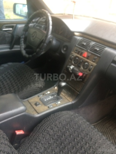 Mercedes E 280 1996, 200,000 km - 2.8 l - Gəncə