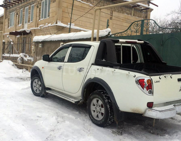 Mitsubishi L200 2007, 151,000 km - 2.5 л - Quba