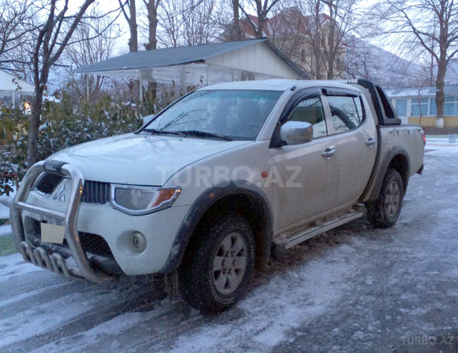 Mitsubishi L200 2007, 151,000 km - 2.5 л - Quba