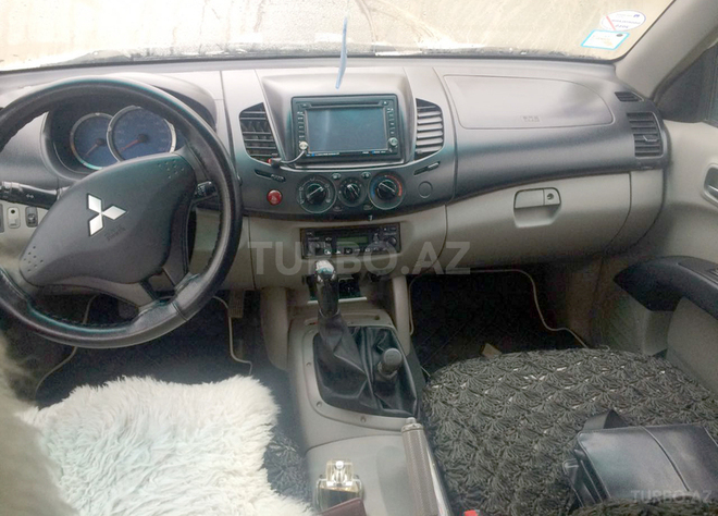 Mitsubishi L200 2007, 151,000 km - 2.5 л - Quba
