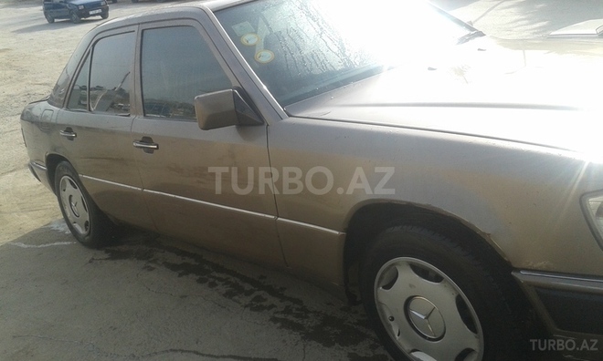 Mercedes E 200 1990, 157,554 km - 2.0 l - Sumqayıt