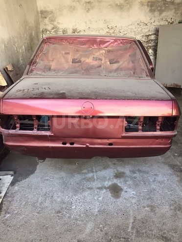 BMW 520 1983, 155,000 km - 2.0 л - Bakı
