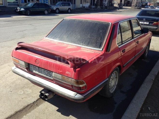 BMW 520 1983, 155,000 km - 2.0 л - Bakı