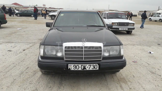Mercedes E 200 1991, 250,000 km - 2.0 l - Bakı