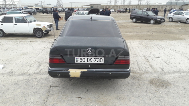 Mercedes E 200 1991, 250,000 km - 2.0 l - Bakı