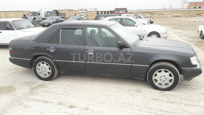 Mercedes E 200 1991, 250,000 km - 2.0 l - Bakı
