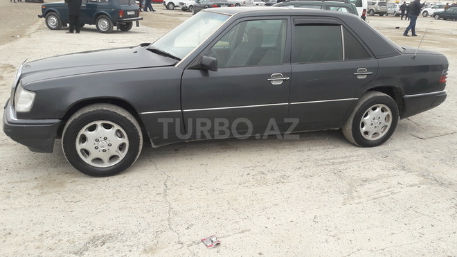 Mercedes E 200 1991, 250,000 km - 2.0 l - Bakı