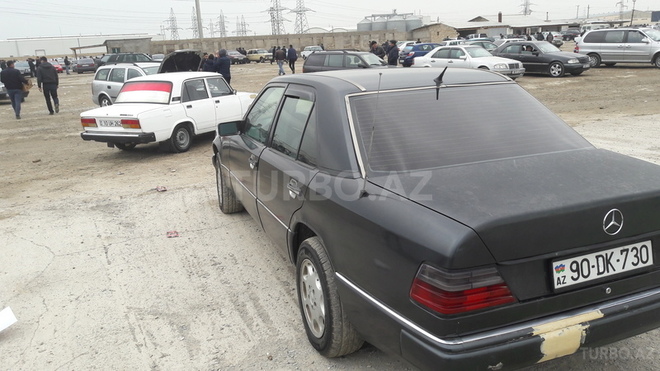 Mercedes E 200 1991, 250,000 km - 2.0 l - Bakı