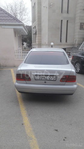 Mercedes E 220 1998, 210,000 km - 2.2 l - Bakı