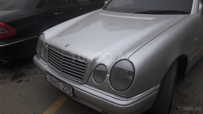 Mercedes E 220 1998, 210,000 km - 2.2 l - Bakı
