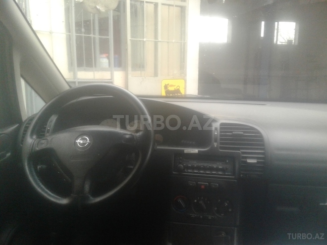 Opel Zafira 2001, 243,000 km - 2.2 l - Quba