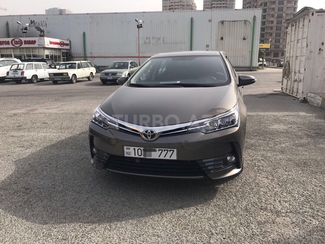 Toyota Corolla 2016, 18,000 km - 1.6 l - Bakı