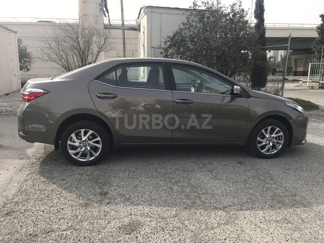 Toyota Corolla 2016, 18,000 km - 1.6 l - Bakı