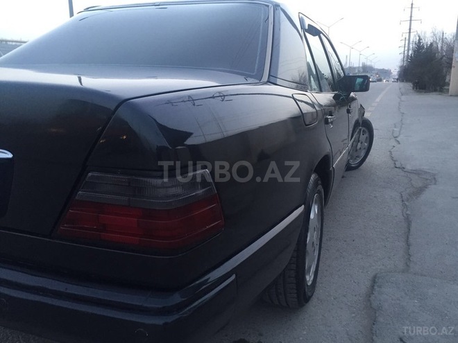Mercedes E 220 1994, 320,000 km - 2.2 l - Sumqayıt