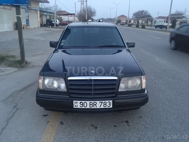 Mercedes E 220 1994, 320,000 km - 2.2 l - Sumqayıt