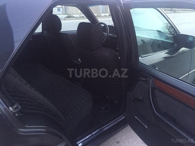Mercedes E 220 1994, 320,000 km - 2.2 l - Sumqayıt