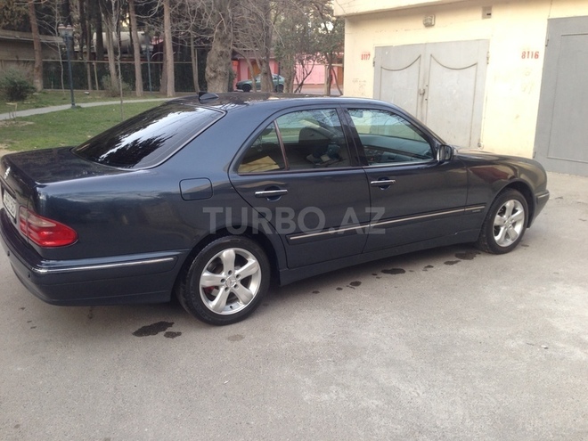 Mercedes E 220 2000, 248,000 km - 2.2 l - Bakı