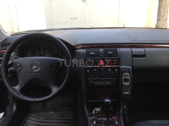 Mercedes E 220 2000, 248,000 km - 2.2 l - Bakı