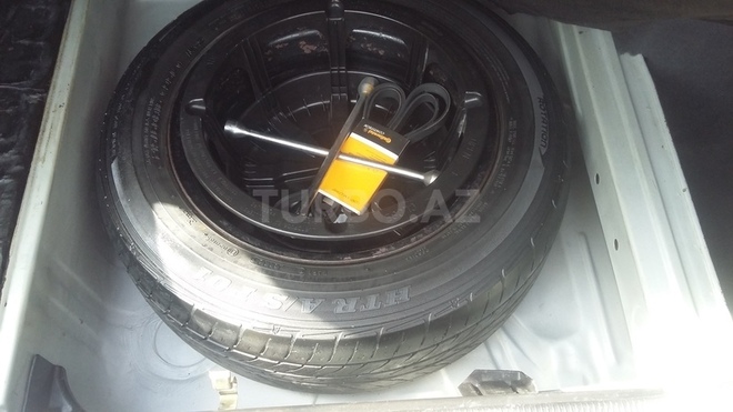 Mercedes E 220 2000, 300,000 km - 2.2 l - Bakı