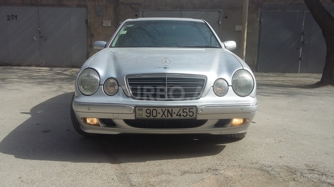Mercedes E 220 2000, 300,000 km - 2.2 l - Bakı