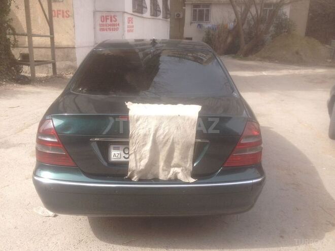Mercedes E 220 2002, 325,000 km - 2.2 l - Bakı