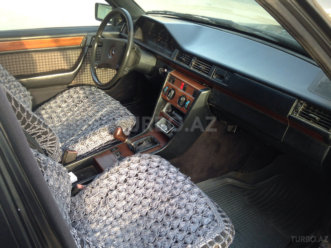 Mercedes E 230 1992, 390,123 km - 2.3 l - Bakı