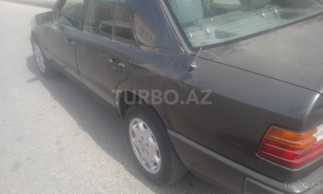 Mercedes E 230 1990, 245,000 km - 0.2 л - Bakı