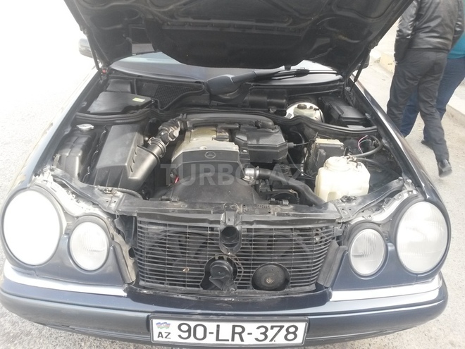Mercedes E 230 1996, 380,000 km - 2.3 л - Bakı