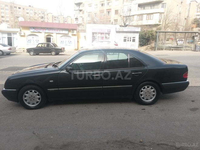 Mercedes E 230 1996, 380,000 km - 2.3 л - Bakı