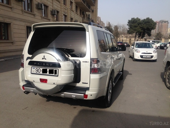 Mitsubishi Pajero 2014, 27,000 km - 3.8 l - Bakı