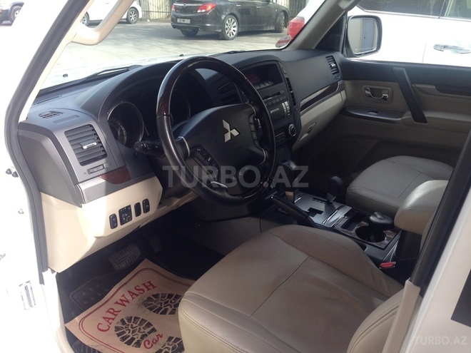 Mitsubishi Pajero 2014, 27,000 km - 3.8 l - Bakı