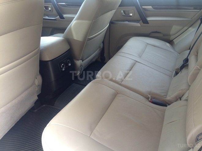Mitsubishi Pajero 2014, 27,000 km - 3.8 l - Bakı