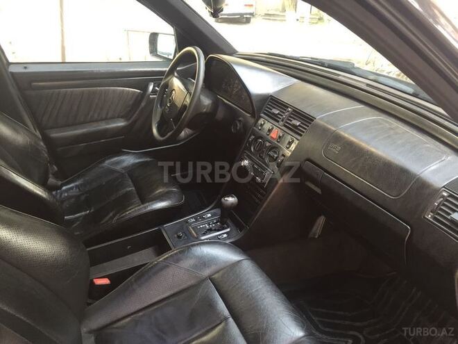 Mercedes C 230 1996, 230,000 km - 2.3 l - Sumqayıt