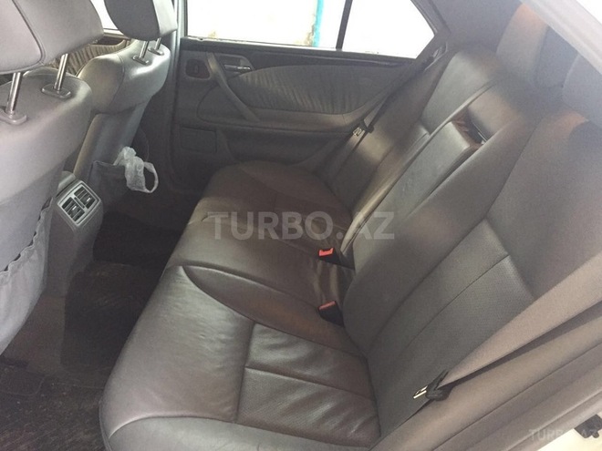 Mercedes E 320 1999, 204,000 km - 3.2 l - Bakı