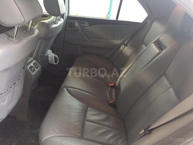 Mercedes E 320 1999, 204,000 km - 3.2 l - Bakı