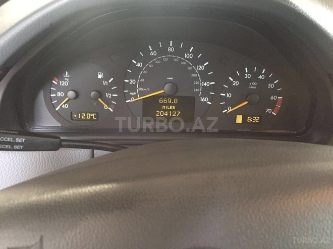 Mercedes E 320 1999, 204,000 km - 3.2 l - Bakı