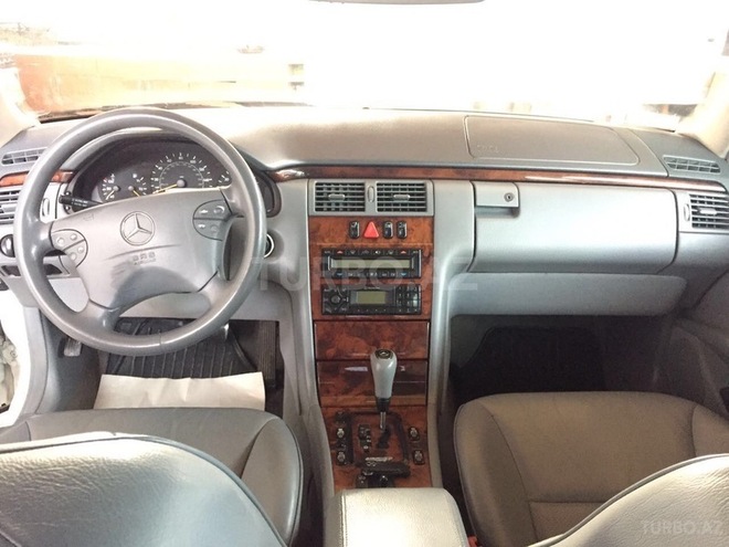 Mercedes E 320 1999, 204,000 km - 3.2 l - Bakı