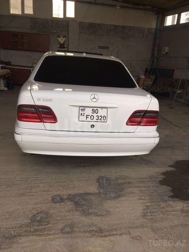 Mercedes E 320 1999, 204,000 km - 3.2 l - Bakı
